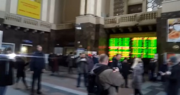 Киев присоединился к песенному флеш-мобу с песней "Солнечный круг"