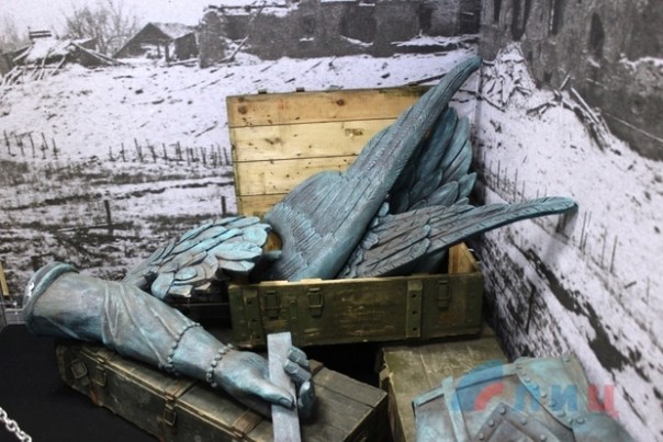 Сводка от НМ ЛНР 7 декабря 2016 года. Генпрокуратура и МВД ЛНР поймали на взятке сотрудника миграционной службы Красного Луча