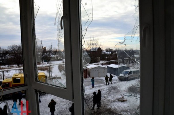 Последствия ночных обстрелов: повреждены минимум 13 домов в Куйбышевском районе Донецка, ранен мирный житель Последствия ночных обстрелов: повреждены минимум 13 домов в Куйбышевском районе Донецка, ранен мирный житель