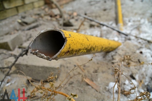 Последствия ночных обстрелов: повреждены минимум 13 домов в Куйбышевском районе Донецка, ранен мирный житель Последствия ночных обстрелов: повреждены минимум 13 домов в Куйбышевском районе Донецка, ранен мирный житель