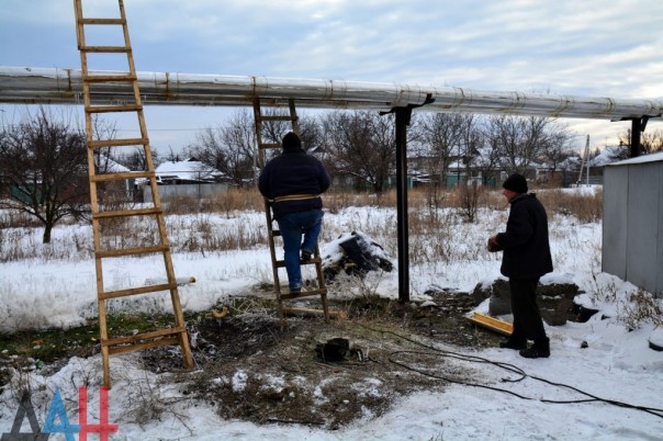 Последствия ночных обстрелов: повреждены минимум 13 домов в Куйбышевском районе Донецка, ранен мирный житель Последствия ночных обстрелов: повреждены минимум 13 домов в Куйбышевском районе Донецка, ранен мирный житель