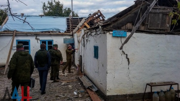 Сводка от МО ДНР 12 декабря 2016. Съемочные группы четырех российских телеканалов попали под обстрел со стороны ВСУ на юге ДНР Сводка от МО ДНР 12 декабря 2016. Съемочные группы четырех российских телеканалов попали под обстрел со стороны ВСУ на юге ДНР