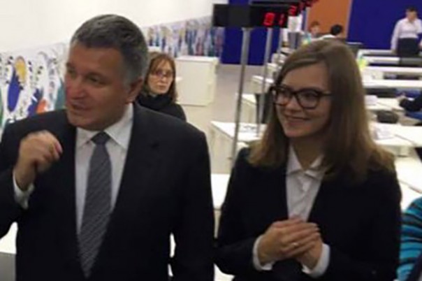 «Наконец стала с мальчиками встречаться»: 95 квартал жестко высмеял Савченко