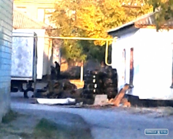 Школу в Одесской области после скандала перестали отапливать автомобильными шинами