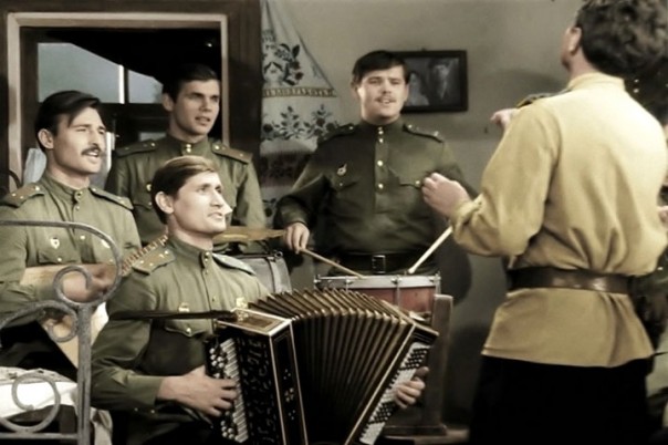 Политики Украины считают флешмоб советских песен во всем мире работой российских спецслужб