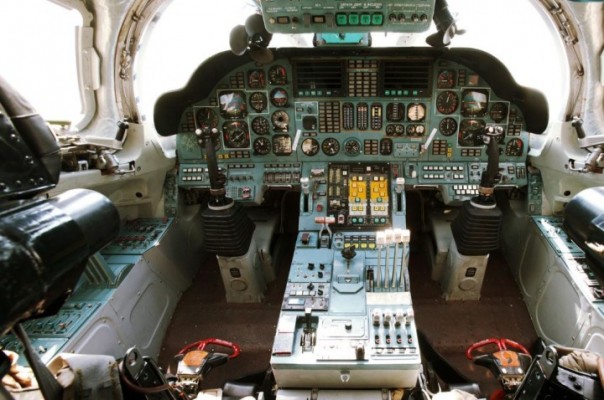 Лучший в мире бомбардировщик: 35 лет на сцене Лучший в мире бомбардировщик: 35 лет на сцене