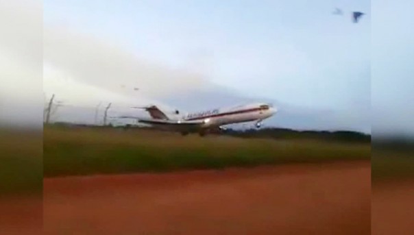 Грузовой Boeing-727 разбился в Колумбии