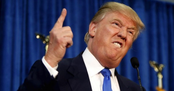 «Смерть из Китая»: Трамп начинает торговую войну с КНР