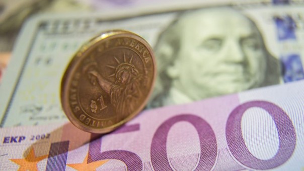 Пузырь скоро лопнет: 5 причин неминуемой гибели доллара