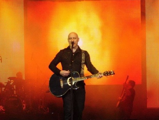 Российский певец Денис Майданов выступил с концертом в Донецке