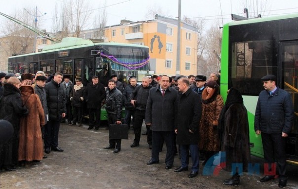 Глава Республики и мэр Луганска торжественно открыли путепровод на улице Советской Глава Республики и мэр Луганска торжественно открыли путепровод на улице Советской