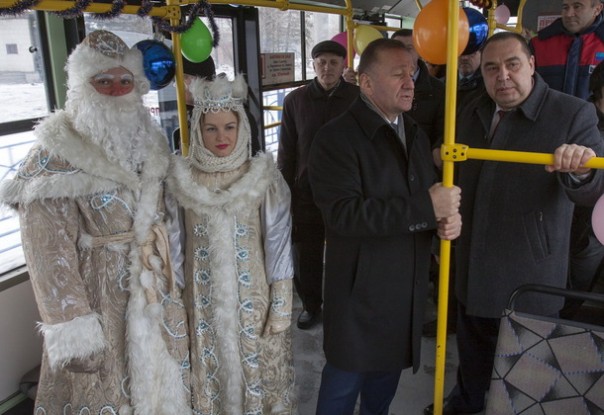 Глава Республики и мэр Луганска торжественно открыли путепровод на улице Советской Глава Республики и мэр Луганска торжественно открыли путепровод на улице Советской