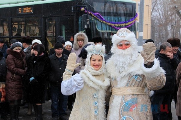 Глава Республики и мэр Луганска торжественно открыли путепровод на улице Советской Глава Республики и мэр Луганска торжественно открыли путепровод на улице Советской