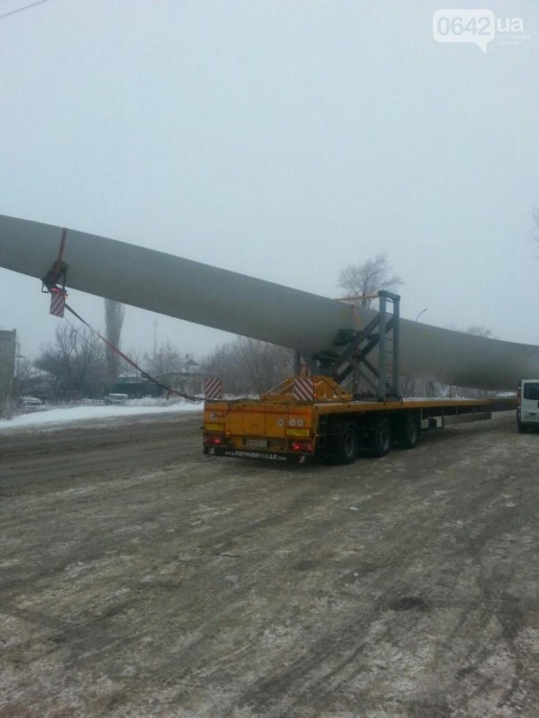 Из Луганска в сторону Дебальцево россияне провезли "тайный груз" Из Луганска в сторону Дебальцево россияне провезли "тайный груз"