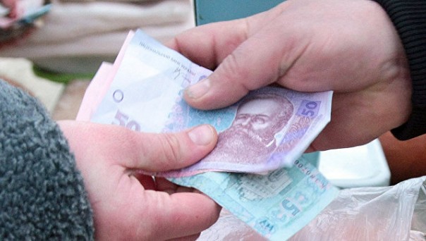 Украинская писательница устроила в магазине скандал из-за русской речи Украинская писательница устроила в магазине скандал из-за русской речи