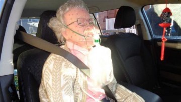 Полиция спасла от холода манекен мертвой бабушки