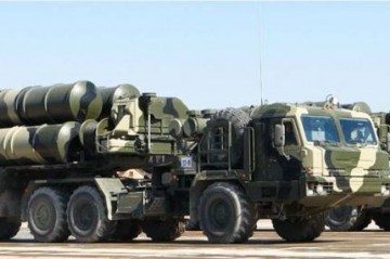 Российские военные опробовали новые комплексы "Триумф" и "Панцирь" на полигоне под Астраханью