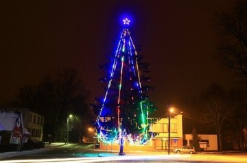 Литва: мэр потребовал снять звезду с верхушки елки