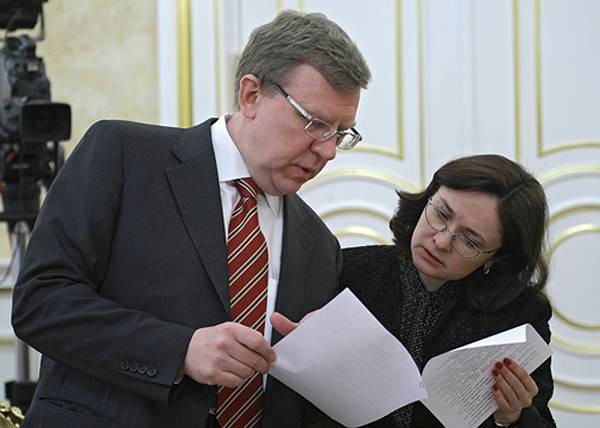 "Нам нужно экономическое развитие, а наши либералы предлагают сценарий Украины" "Нам нужно экономическое развитие, а наши либералы предлагают сценарий Украины"