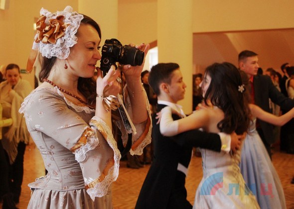 Первый в ЛНР Святочный бал состоялся в Луганске