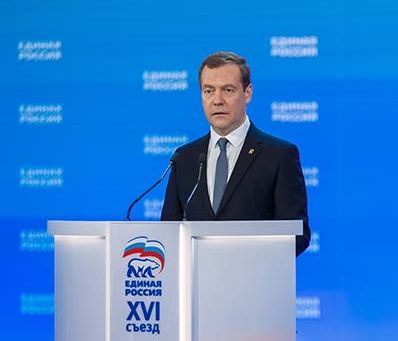 «Единая Россия» встретила аплодисментами новость, что санкции не снимут