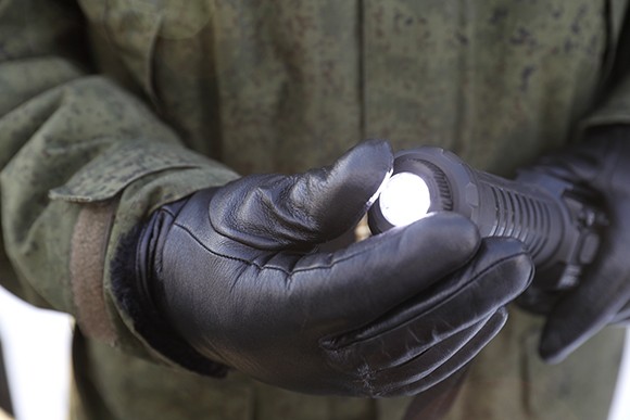 Практичность и широкий функционал: Росгвардию вооружат штурмовыми шокерами