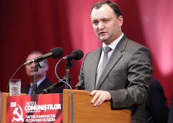 У Додона есть полгода на решение внутренних проблем, а дальше возможны «цветные сценарии». Ростислав Ищенко У Додона есть полгода на решение внутренних проблем, а дальше возможны «цветные сценарии». Ростислав Ищенко