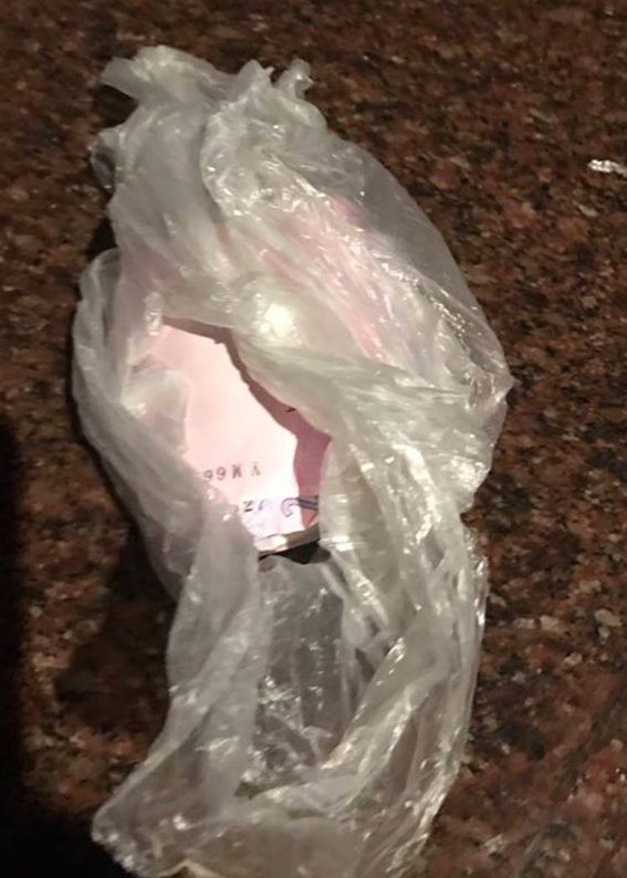 Украинского полицейского поймали на вымогании взятки с малолетнего ребенка