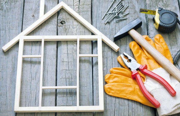 Президент РФ поручил проверить формирование региональных программ капремонта