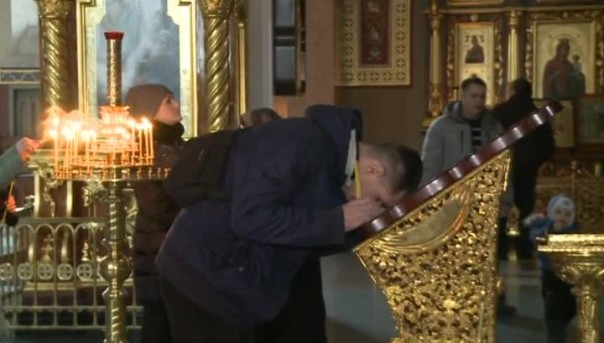 Рождество под угрозой обстрела: Донбасс готовится к празднику в тревожной тишине