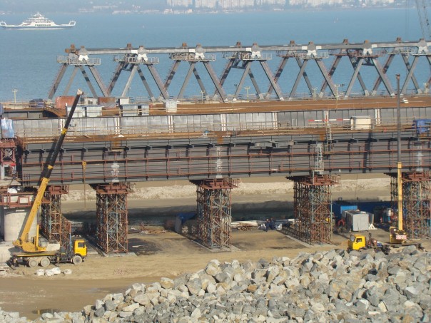 Погружено 50% от всего объема свай моста через Керченский пролив Погружено 50% от всего объема свай моста через Керченский пролив