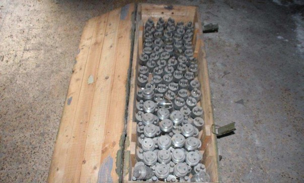 Российские саперы в Алеппо обнаружили 6 больших складов террористов