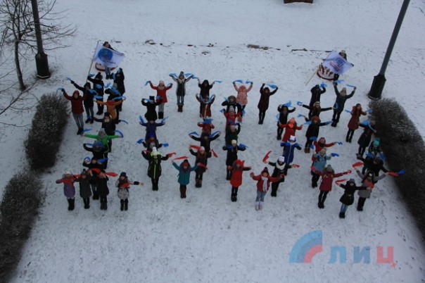 В Луганской Республике прошли акции «Свеча памяти». 1000 дней вопреки. Вспомнили поименно всех земляков, погибших за время так называемой "АТО" В Луганской Республике прошли акции «Свеча памяти». 1000 дней вопреки. Вспомнили поименно всех земляков, погибших за время так называемой "АТО"