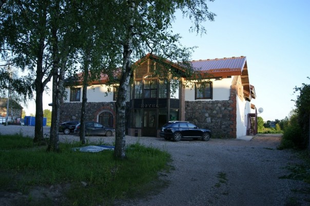 Отель в Псковской области отказался заселять пару геев из Европы