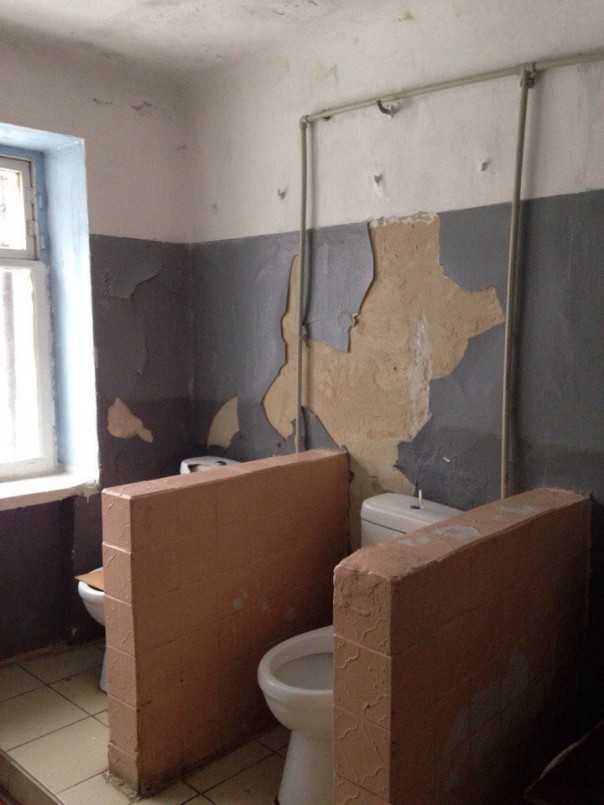 Будущих медиков приучают к нищете за 10 тысяч в год: сеть шокировали фотографии Медицинского колледжа в Харькове