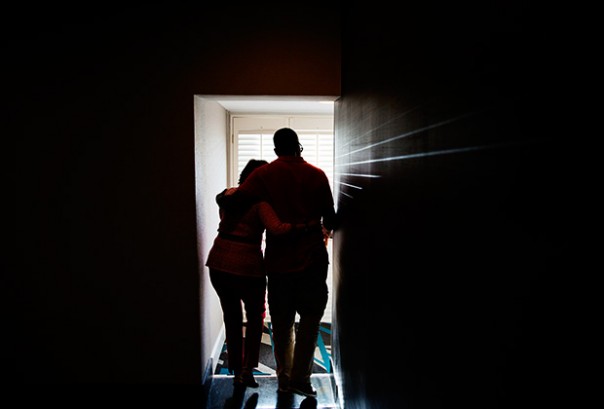 «Он потащил ее за волосы выбрасывать с балкона» «Он потащил ее за волосы выбрасывать с балкона»