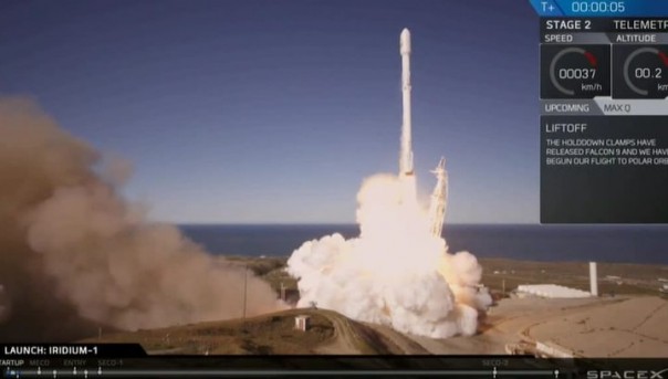 SpaceX благополучно посадила ступень ракеты Falcon 9 на морскую платформу