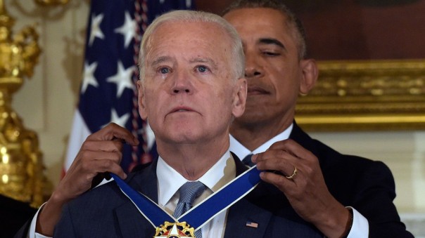 Расплакавшийся Байден стал поводом для шуток в соцсетях