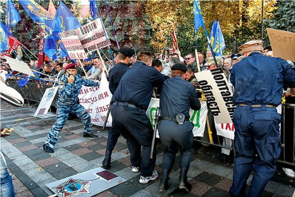Пик протестов на Украине придется на февраль-апрель
