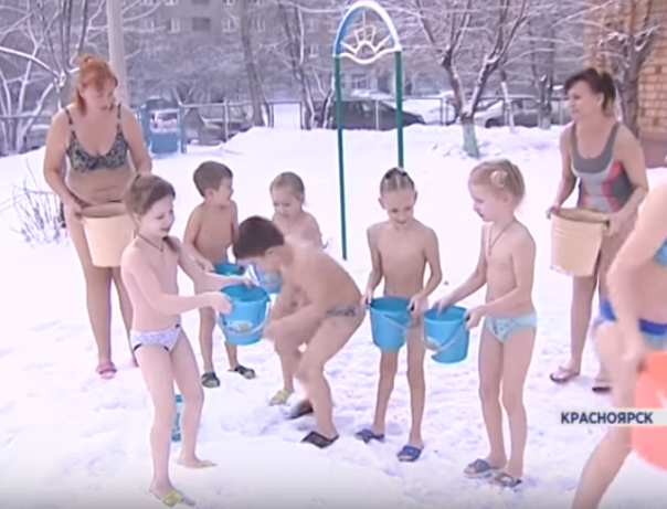 Детсад в Красноярске, в котором закаливали малышей на морозе, поразил американцев