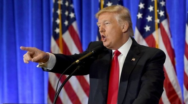 Американка, обвинившая Трампа в домогательствах, подала на него в суд