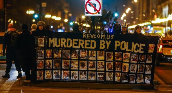 Мочилово в Чикаго в 2016 году: 762 человека убито, 4334 получили огнестрельные ранения Мочилово в Чикаго в 2016 году: 762 человека убито, 4334 получили огнестрельные ранения