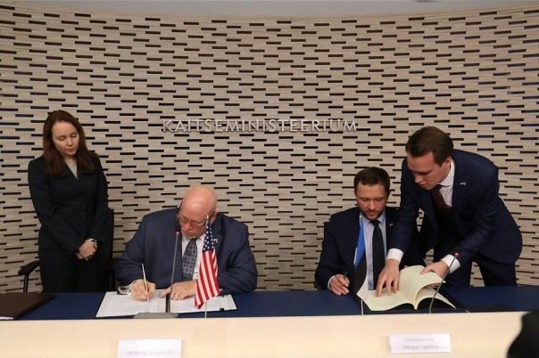 Брачный контракт Прибалтики и США