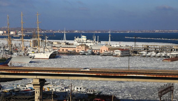 Украинский флот вмерз в лед Украинский флот вмерз в лед