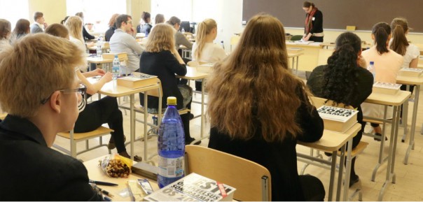 Идеологические опыты на русских школьниках Эстонии: а дустом не пробовали?