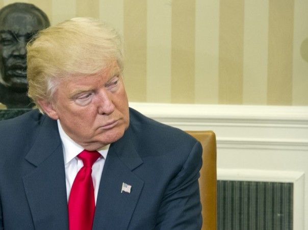 Секреты опытных попрошаек. Посол Украины уговорил Трампа