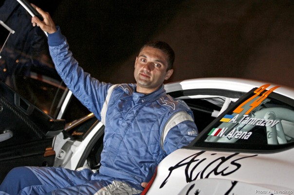 Заверуха вышла на свободу под залог — необходимую сумму внес "Бизнесмен Януковича", ранее заплативший за убийц Бузины Заверуха вышла на свободу под залог — необходимую сумму внес "Бизнесмен Януковича", ранее заплативший за убийц Бузины