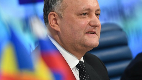 Додон призвал вернуть обязательное изучение русского языка в школы Молдавии