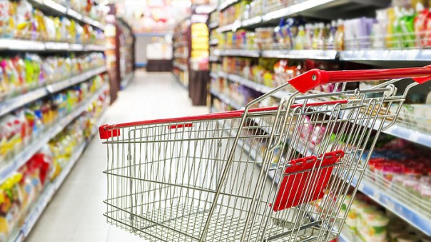 Опустевший холодильник скрипит уныло дверцей Опустевший холодильник скрипит уныло дверцей