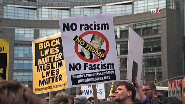 Победа Трампа не дает покоя его противникам: фальшивый митинг в Нью-Йорке